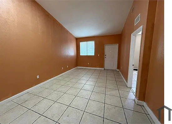 2811 SE 17th Ave #206 — Photo 2