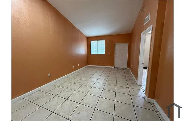 Building Photo - 2811 SE 17th Ave #206