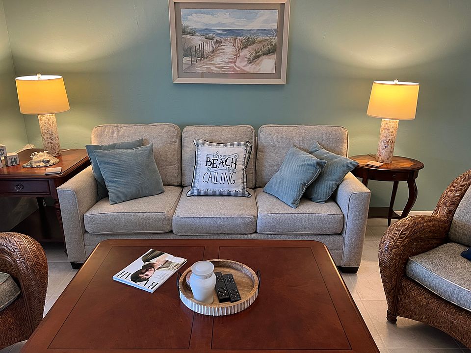 Living Room Sofa - super comfy!