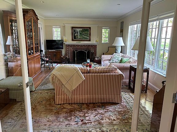 2nd image of 57 Lorna Rd
