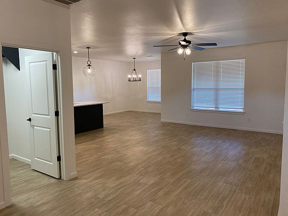 Living Room
Laundry Door (to the Left)
