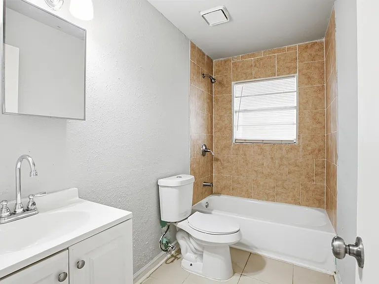 5326 Doulton Dr — Photo 9