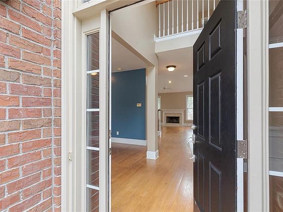 3rd image of 3525 Highcroft Cir