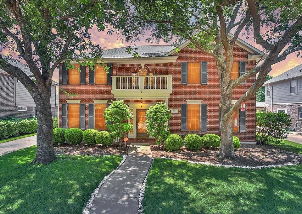 1st image of 2708 W Oaks Blvd