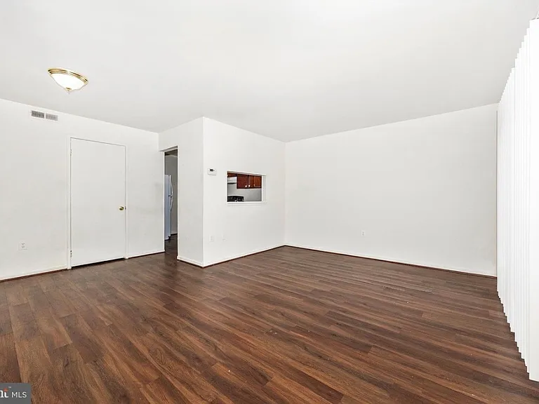 9913 Forest View Pl — Photo 1