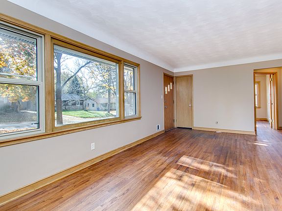 3rd image of 2349 Cowern Place E