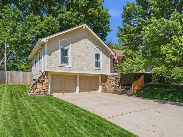 16100 E Cogan Dr, Independence, MO 64055