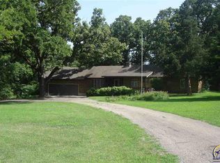 2735 SE 29th St, Topeka, KS 66605