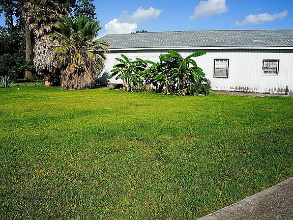 2nd image of 406 Winona Dr
