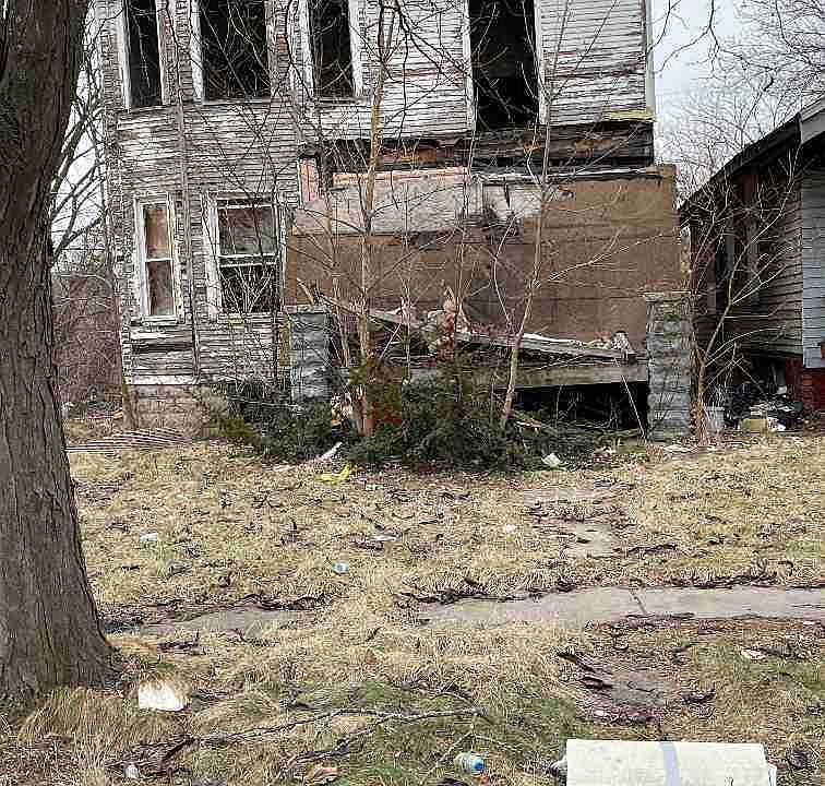 6449 Northfield
