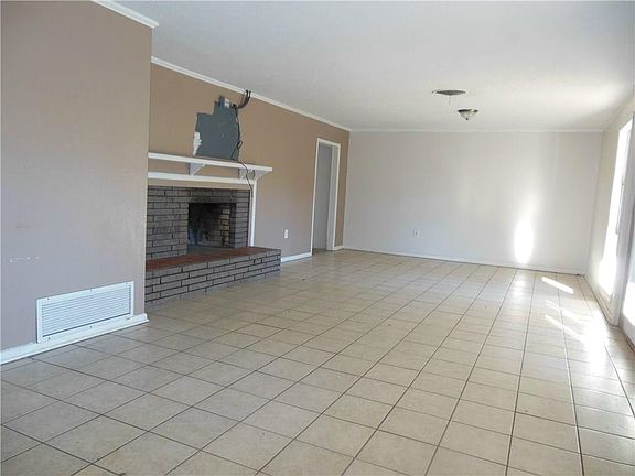 2nd image of 2127 Port Arthur Ave