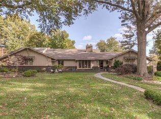 8511 Broadmoor St, Overland Park, KS 66212