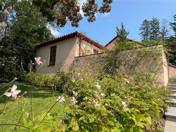 49 Sunnyside Avenue, Pleasantville, NY 10570