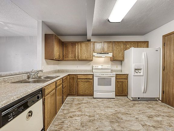 4th image of 15455 E Louisiana Avenue