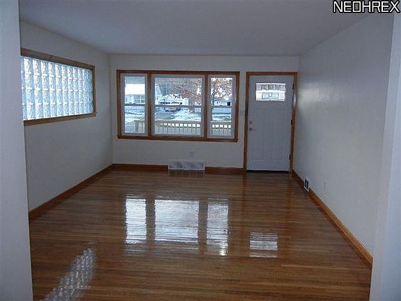 5th image of 241 Dehoff Dr