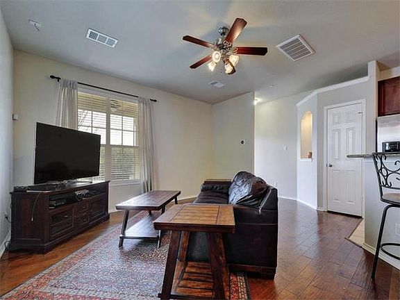 5th image of 1310 Parmer Ln #14B