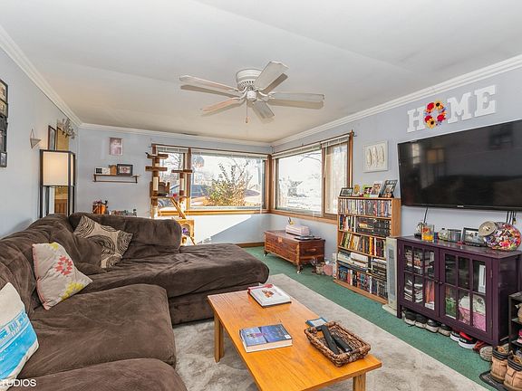 3rd image of 9908 Elm Circle Dr