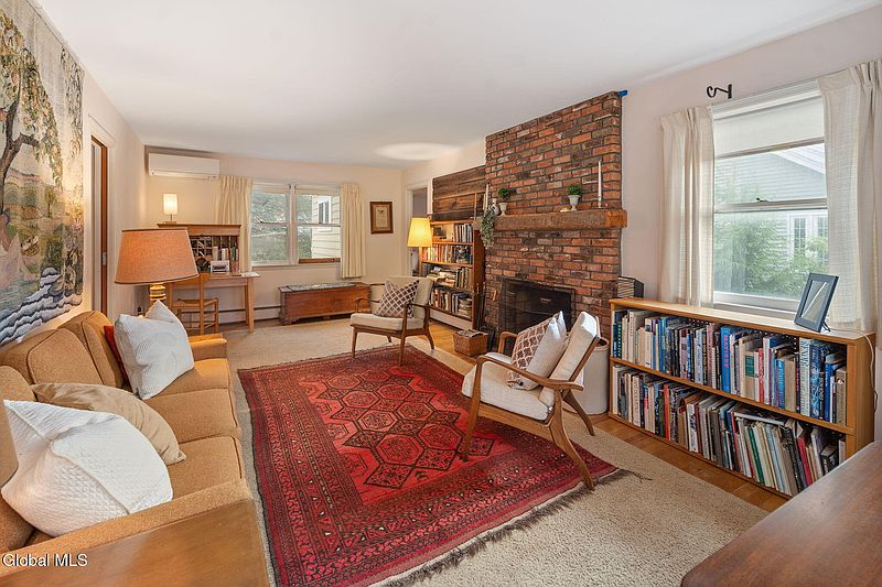 2nd image of 29 Bennett Terrace