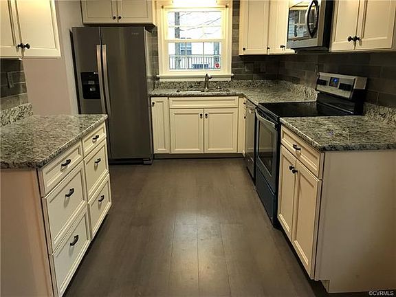 3rd image of 4707 Candlelight Ln
