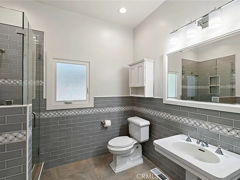 4 Camel Point Dr — Photo 11