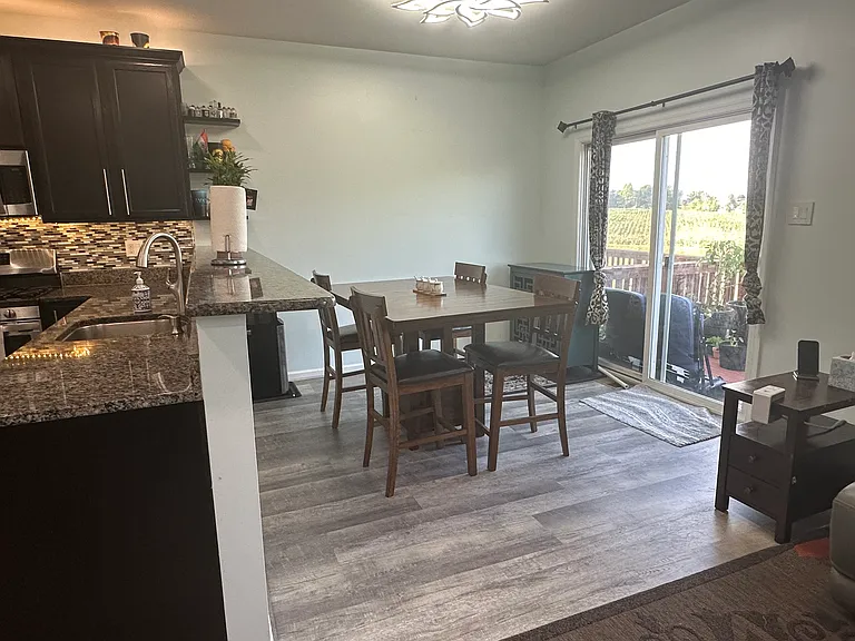 1001 King Way — Photo 9