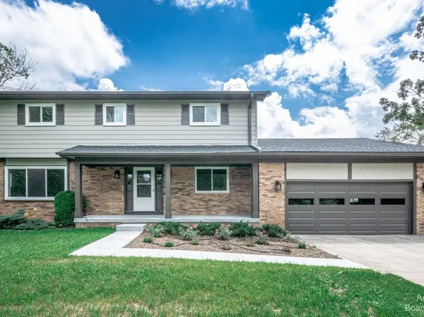 705 W Bemis Rd, Saline, MI 48176