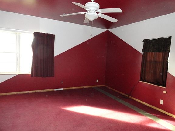 4th image of 501 E 3rd St