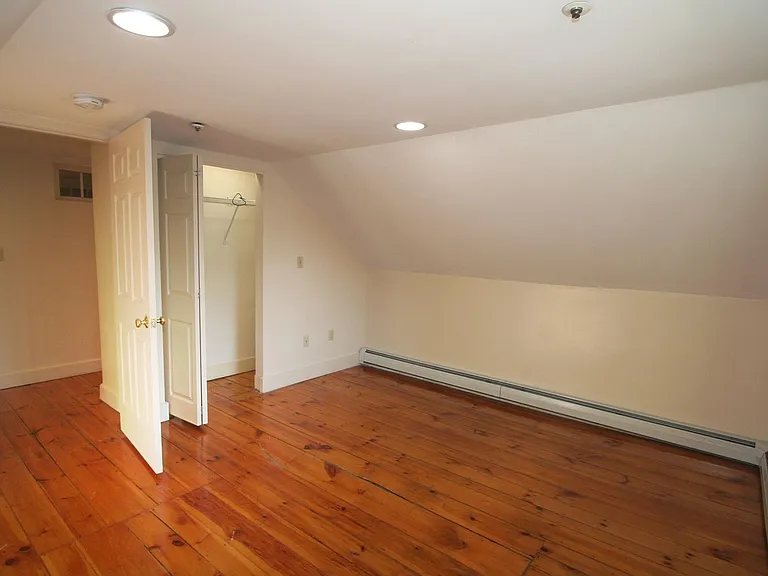 728 Central — Photo 15