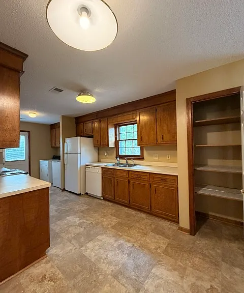 101 Riverwalk Way — Photo 13