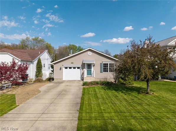 249 Waverly Ave, Wadsworth, OH 44281