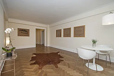 Rented by R New York