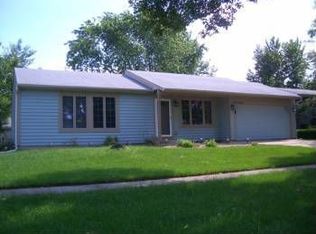 30W081 Arbury Ct, Warrenville, IL 60555