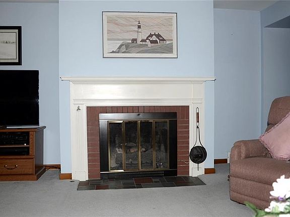 5th image of 187 Paramount Pkwy