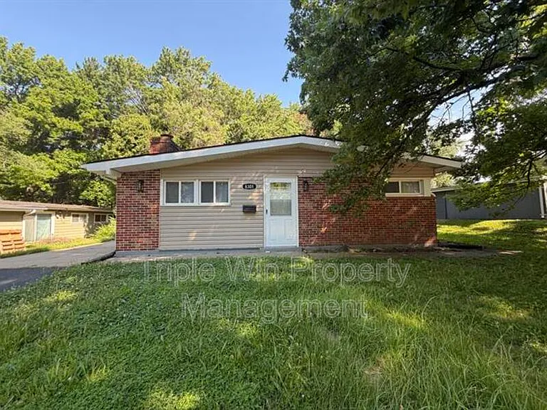8301 Pepperidge Dr — Photo 2