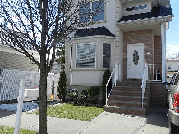 2nd image of 56 Lafayette St