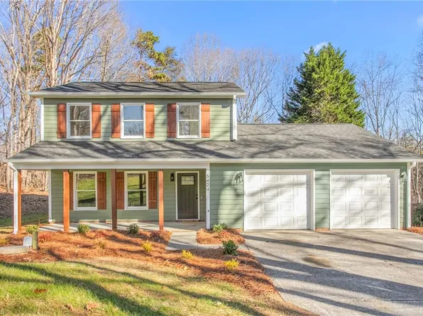 5424 Bridal Ridge Dr, Pfafftown, NC 27040