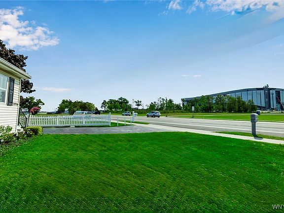 3rd image of 3976 Southwestern Blvd