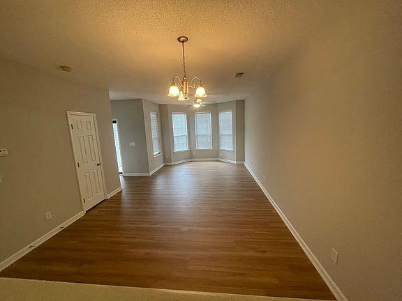 Dinning/ living room area