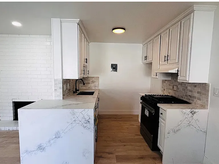 17082 Emerald Ln #B — Photo 3
