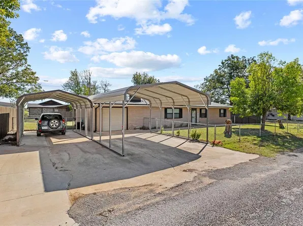 213 Meadowlark Ln, Fort Cobb, OK 73038