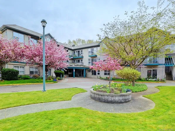 1485 Garnet Rd #316, Saanich, BC V8P 5T5