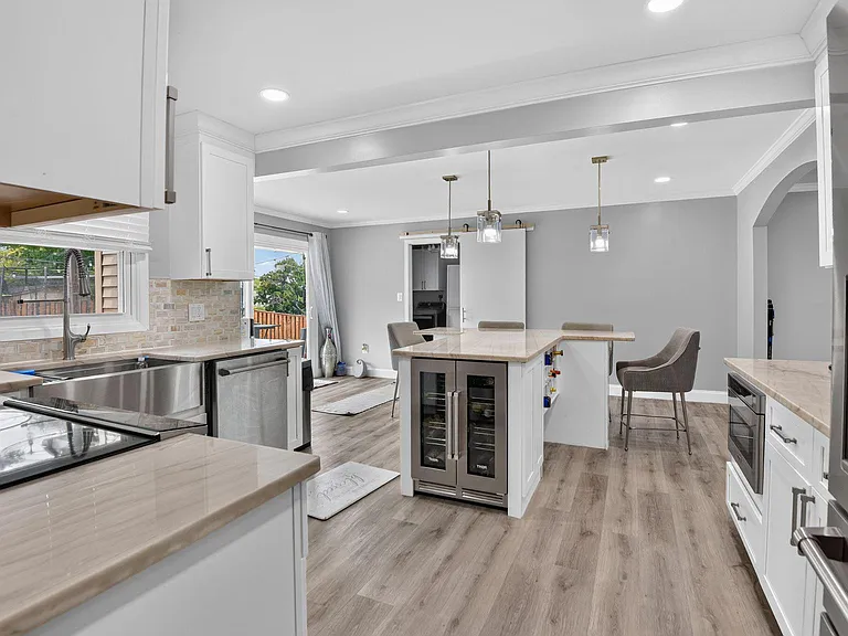 12420 Seabury Ln — Photo 16