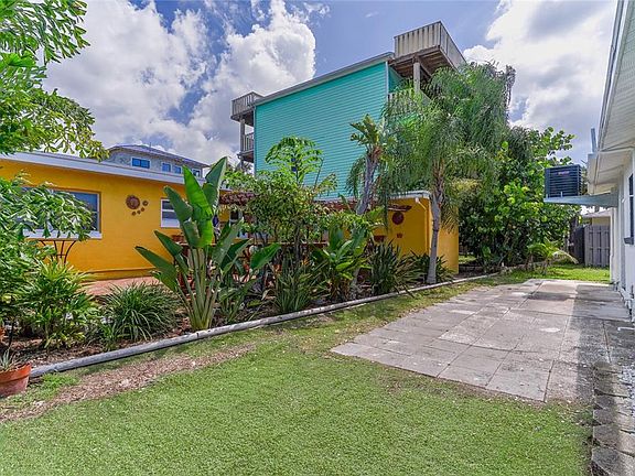 4th image of 630 180TH AVENUE E
