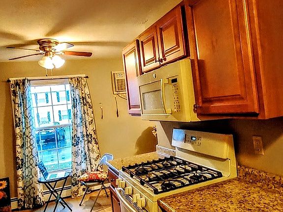 4th image of 89 Winnacunnet Road #6