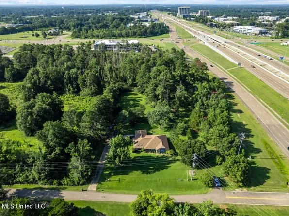 127 Carl Ave, Ridgeland, MS 39157