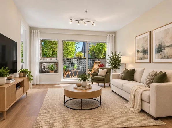 1033 Saint Georges Ave #109, North Vancouver, BC V7L 3H5