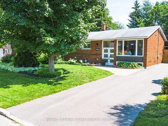 2nd image of 2296 Kay St