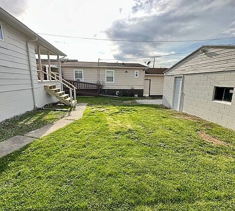 4th image of 2216 Fourth Street