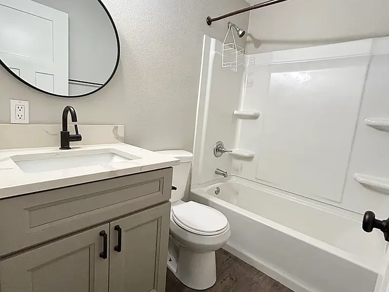 3807 NE Everett St — Photo 3