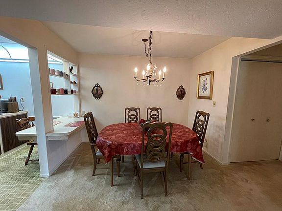 4th image of 30 Menlo Park Dr